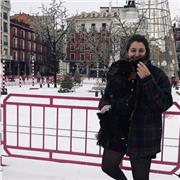 Buenos días, me llamo Laura, estoy estudiando Trabajo Social en la Universidad de Granada, aunque vengo de Valladolid, historía siempre ha sido una de mis asignaturas favoritas ya que me parece esencial saber la historia que nos rodea y como somos los que